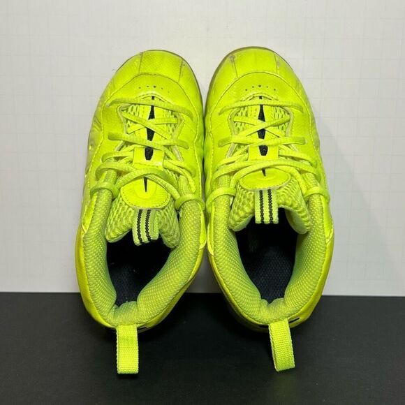 Toddlers NIKE Little Posite One Volt Sneakers / Size 9C - Picture 5 of 9